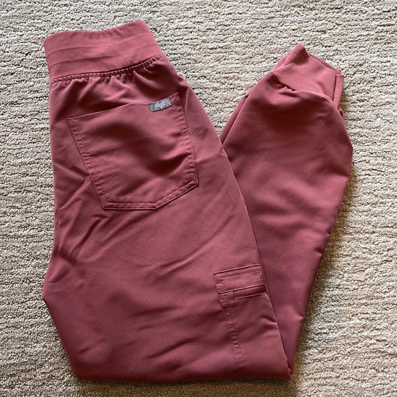 Figs: Zamora High Waisted Jogger Scrub Pants. Size: XS Petite. Color: Pink. - Picture 2 of 5